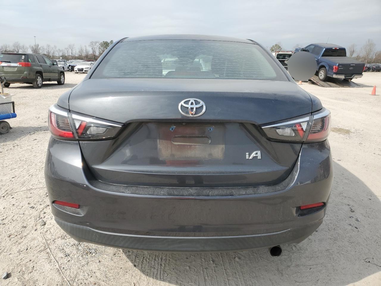 2018 Toyota Yaris - Image 6