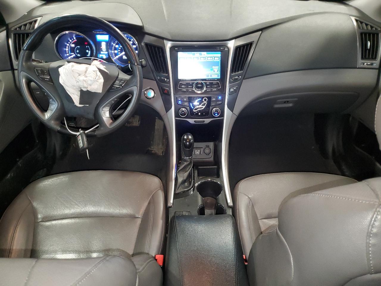 2012 Hyundai Sonata - Image 8