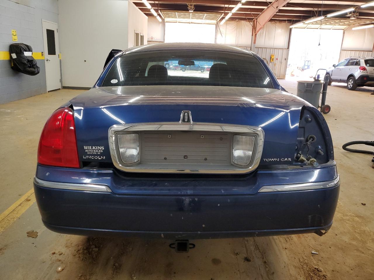 2007 Lincoln Town Car - Image 6