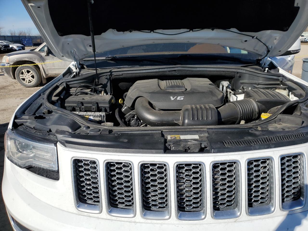 2015 Jeep Grand Cherokee - Image 12