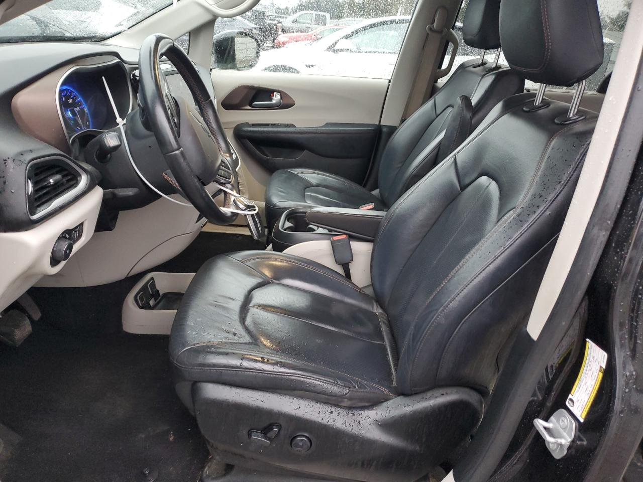 2018 Chrysler Pacifica - Image 7