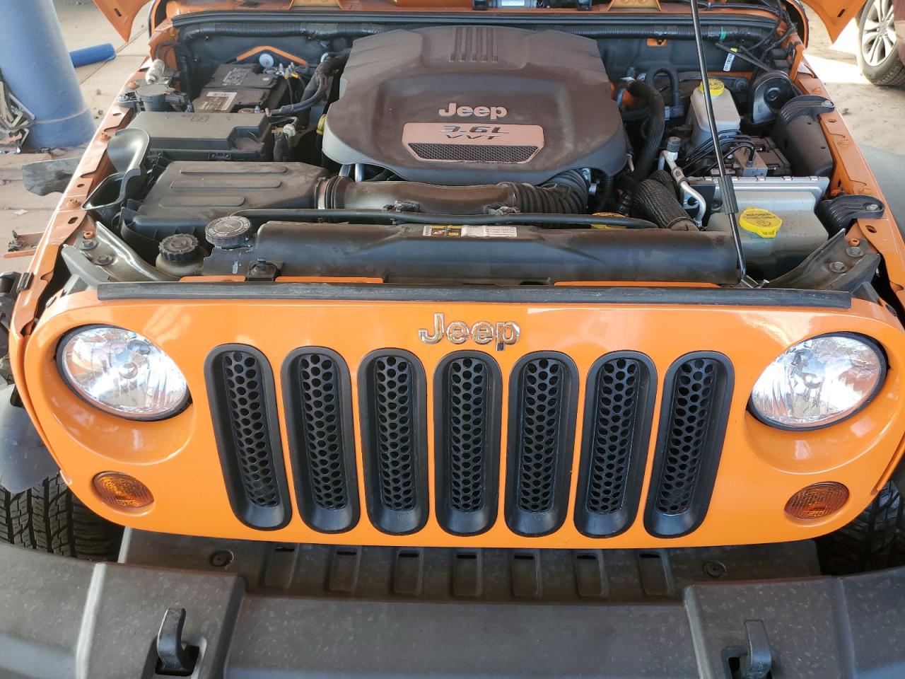 2013 Jeep Wrangler - Image 12