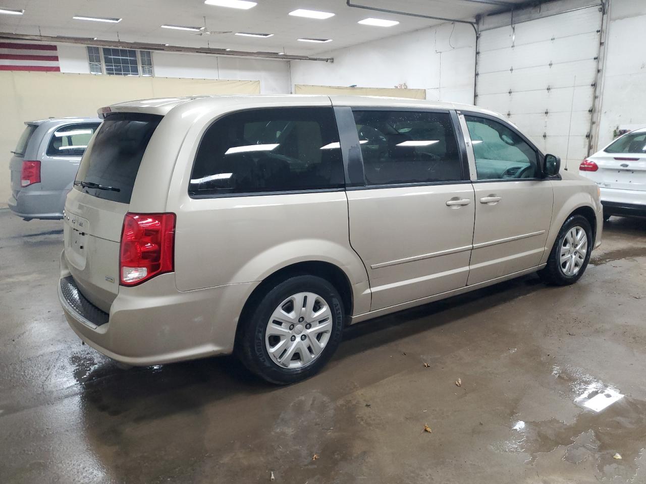 2016 Dodge Caravan - Image 3