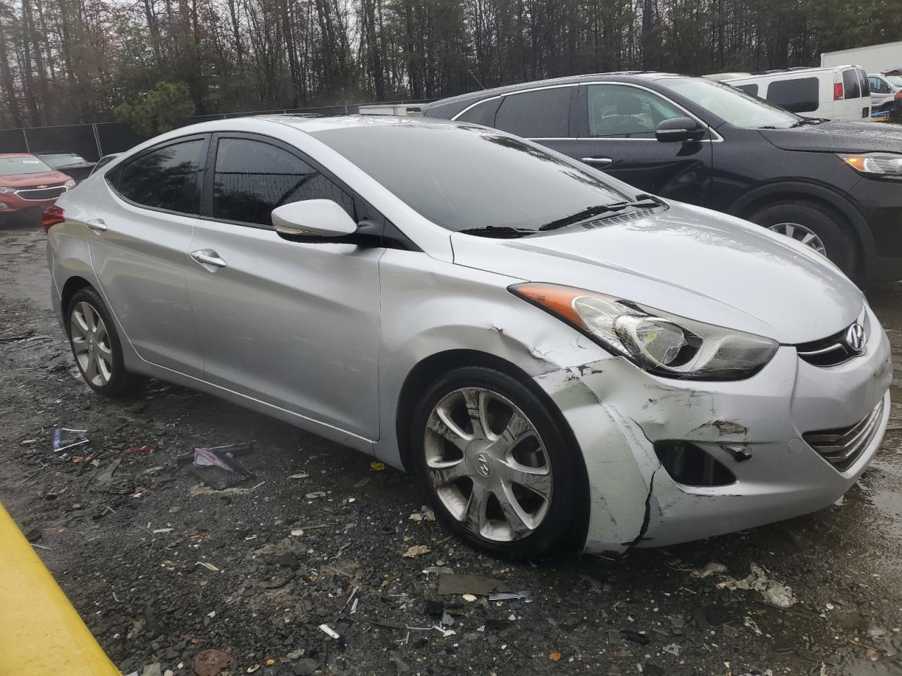 2013 Hyundai Elantra - Image 4