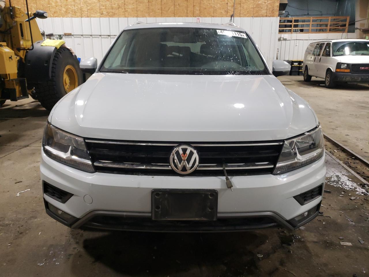2018 Volkswagen Tiguan - Image 5
