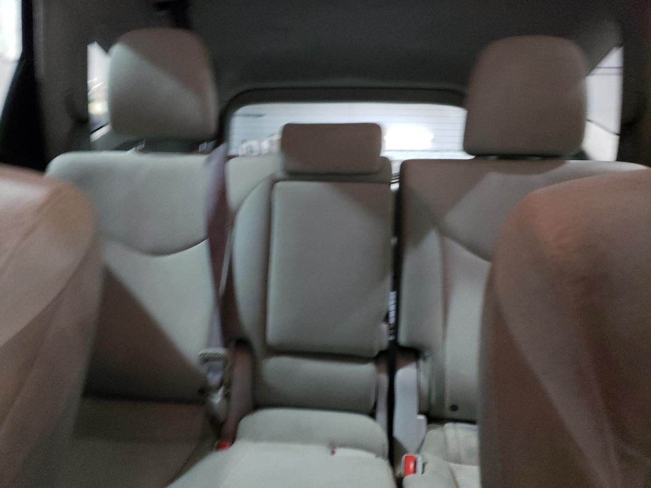 2012 Toyota Prius - Image 10