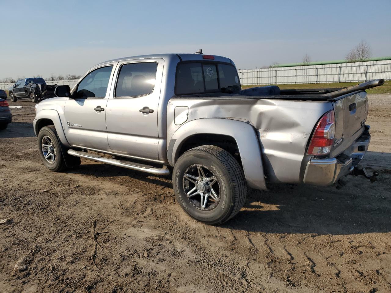 2014 Toyota Tacoma - Image 2