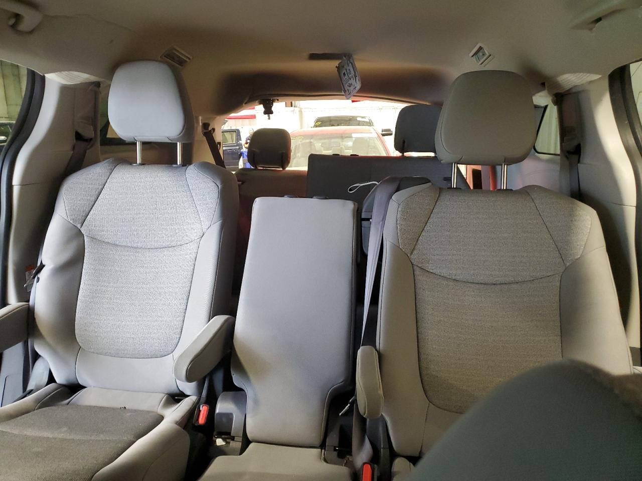 2022 Toyota Sienna - Image 10
