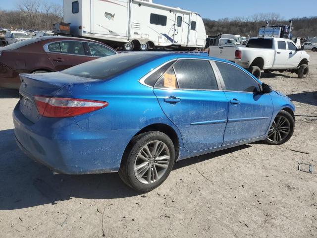 Sedans TOYOTA CAMRY 2017 Granatowy