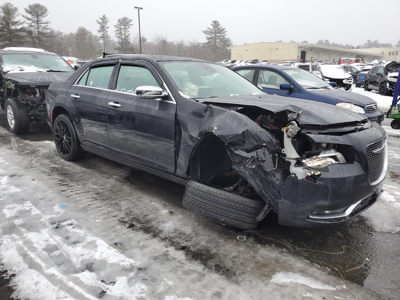 2018 Chrysler 300 - Image 4