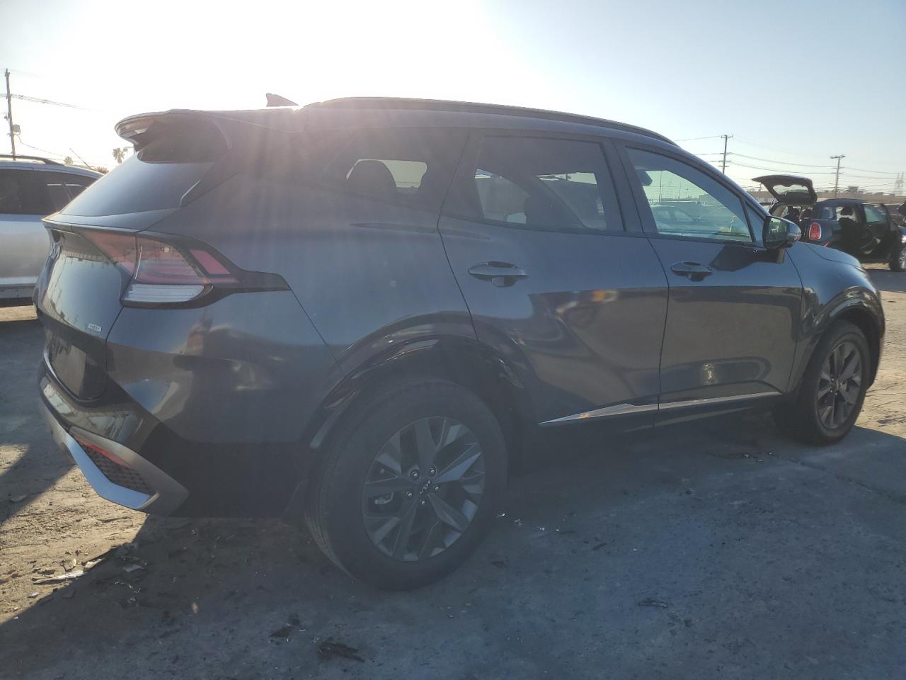 2023 Kia Sportage - Image 3