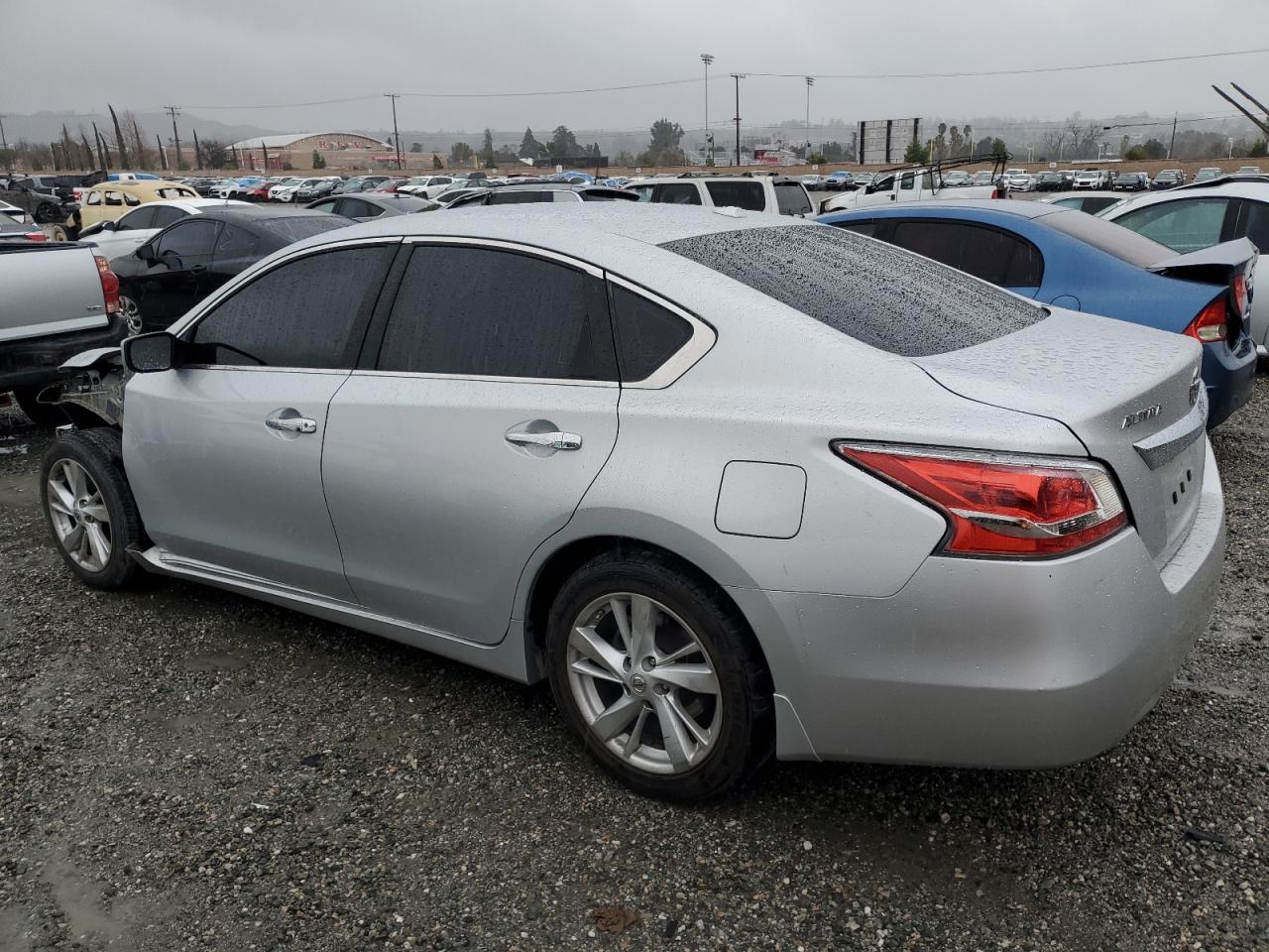 2015 Nissan Altima - Image 2