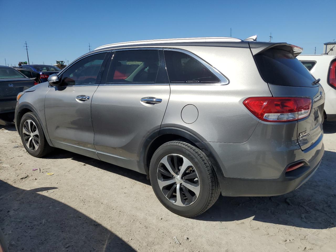 2017 Kia Sorento - Image 2