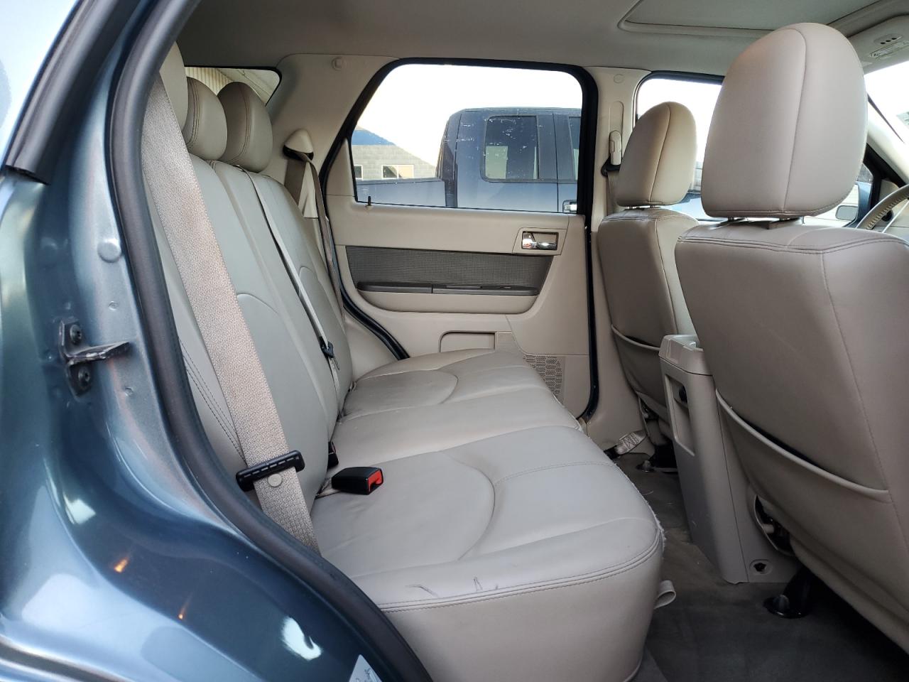 2011 Mercury Mariner - Image 12