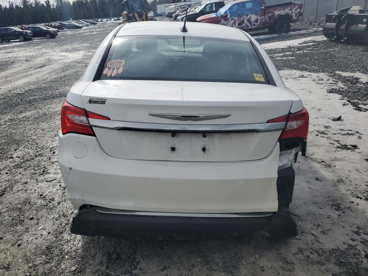2012 Chrysler 200 - Image 6