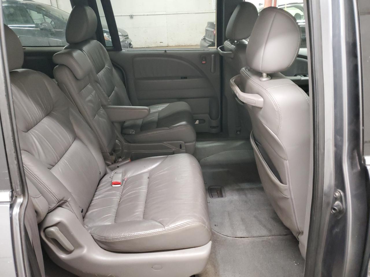 2010 Honda Odyssey - Image 11