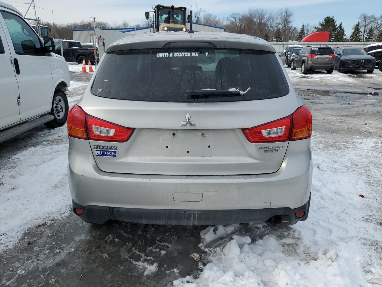 2015 Mitsubishi Outlander - Image 6
