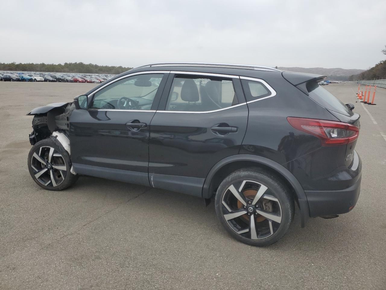 2020 Nissan Rogue - Image 2