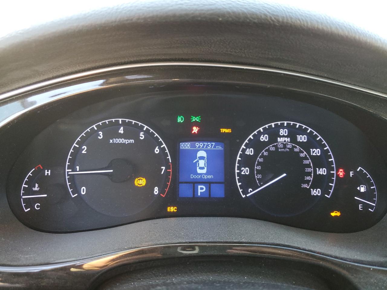 2013 Hyundai Genesis - Image 9