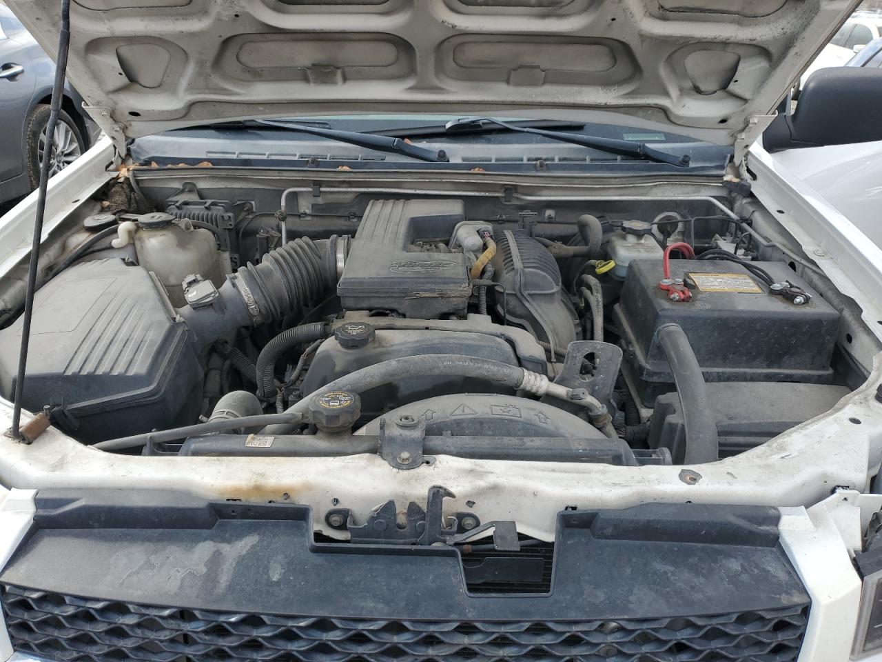 2004 Chevrolet Colorado - Image 12