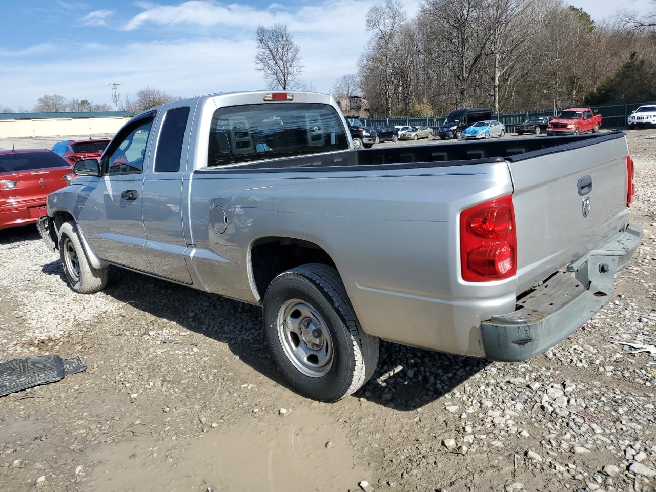 2007 Dodge Dakota - Image 2