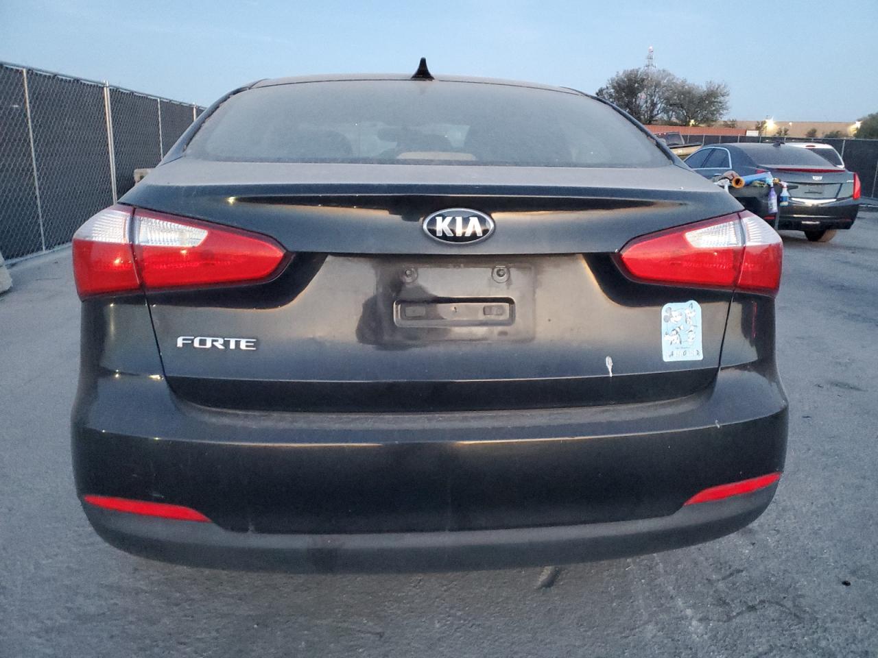2016 Kia Forte - Image 6