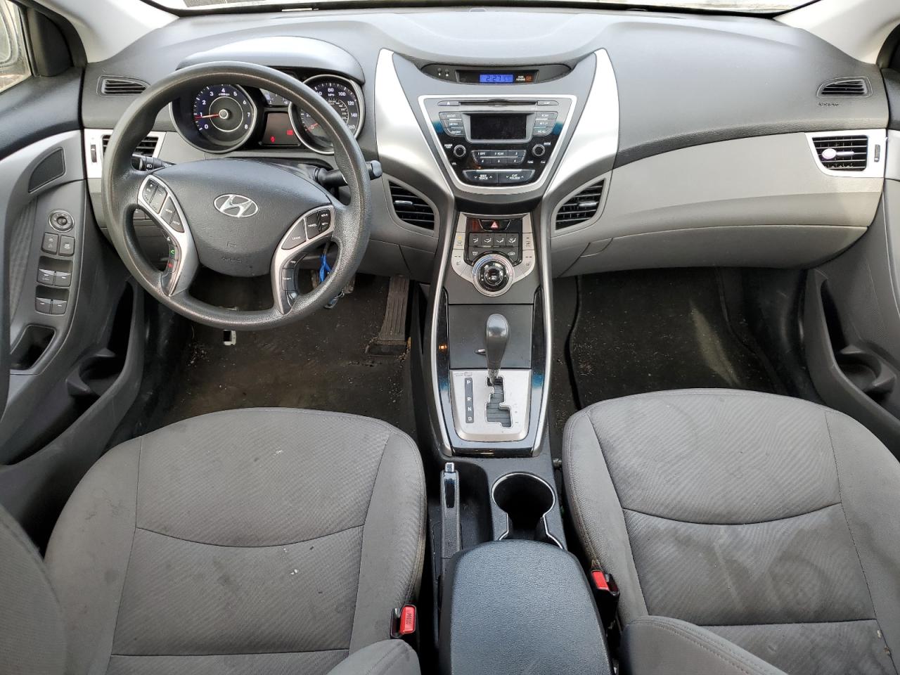 2013 Hyundai Elantra - Image 8