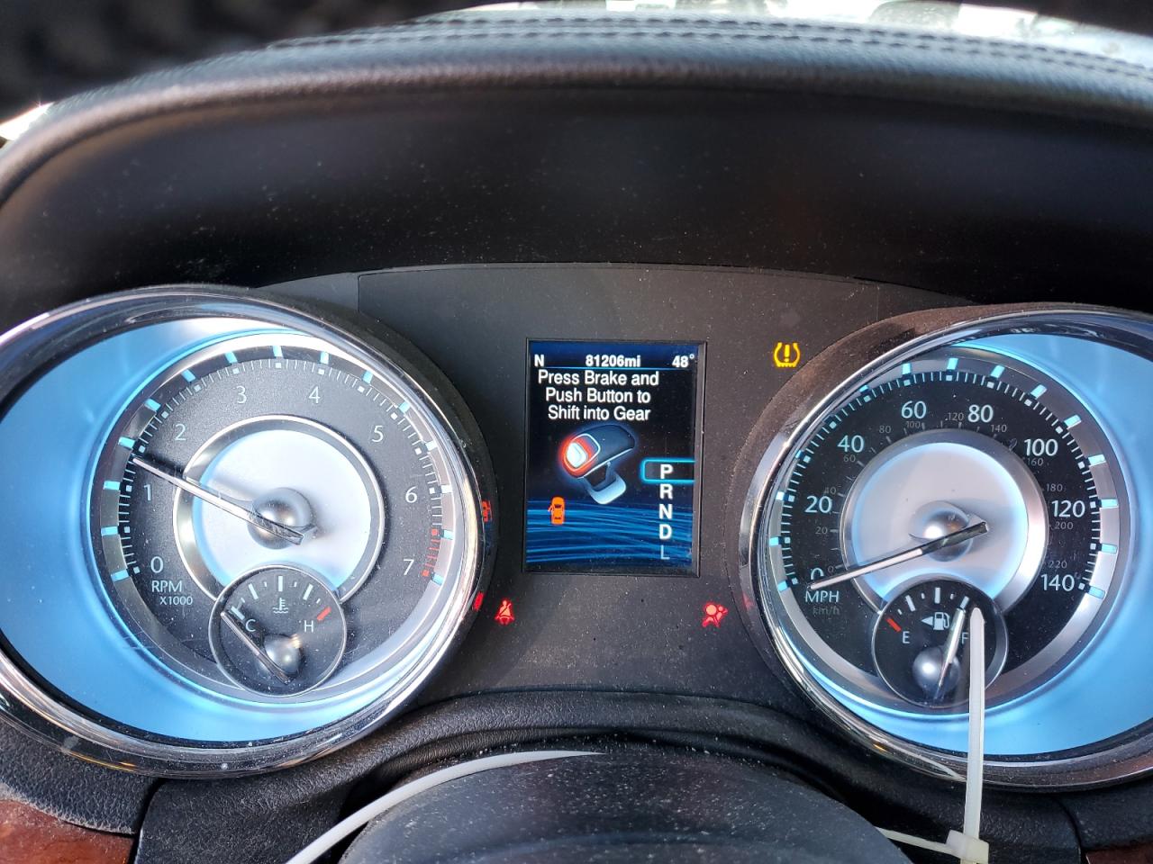 2013 Chrysler 300 - Image 9