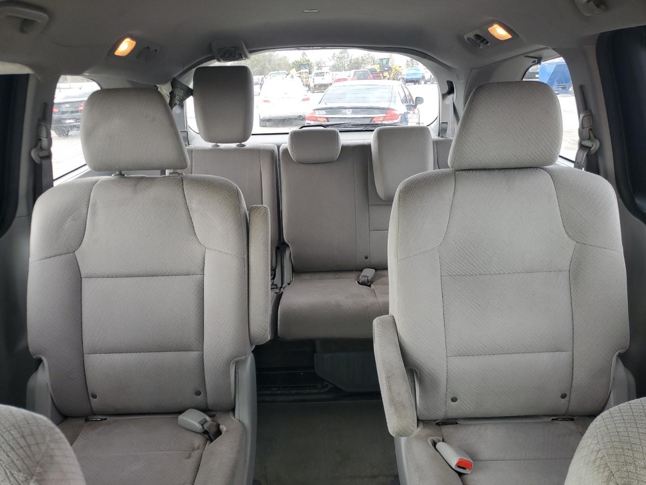 2015 Honda Odyssey - Image 10