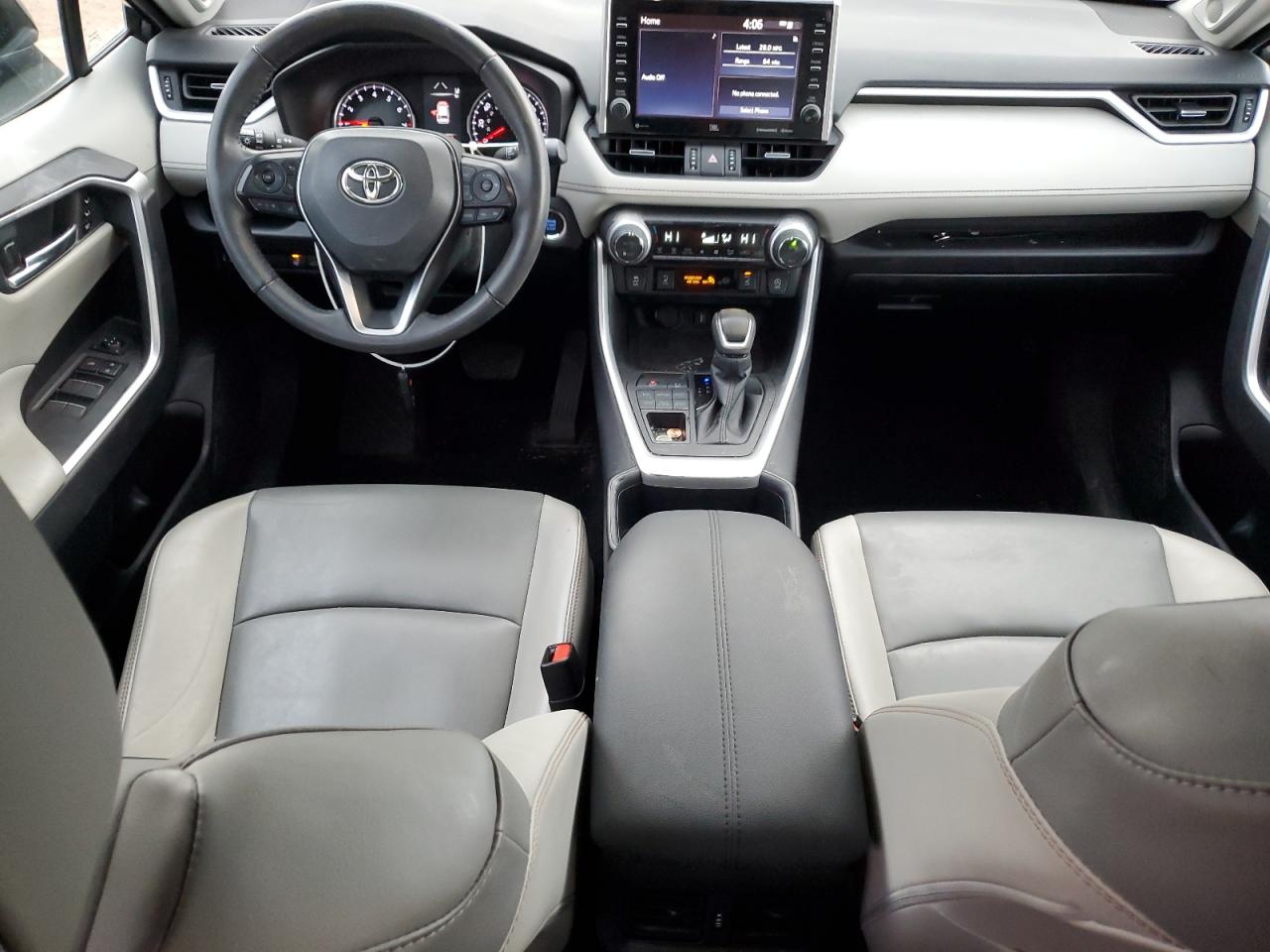 2022 Toyota RAV 4 - Image 8