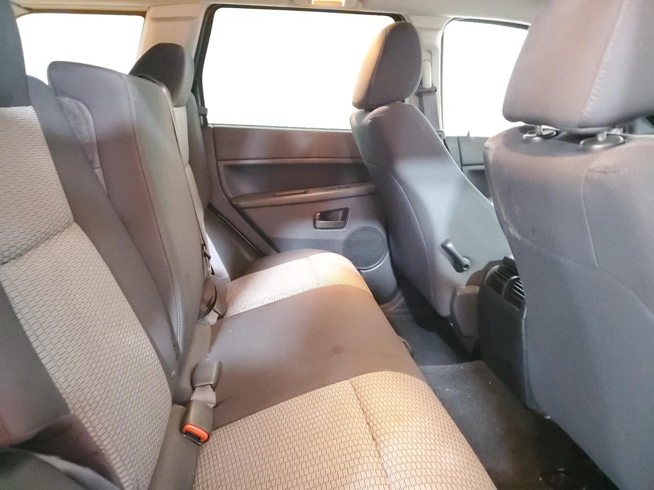 2008 Jeep Grand Cherokee - Image 11