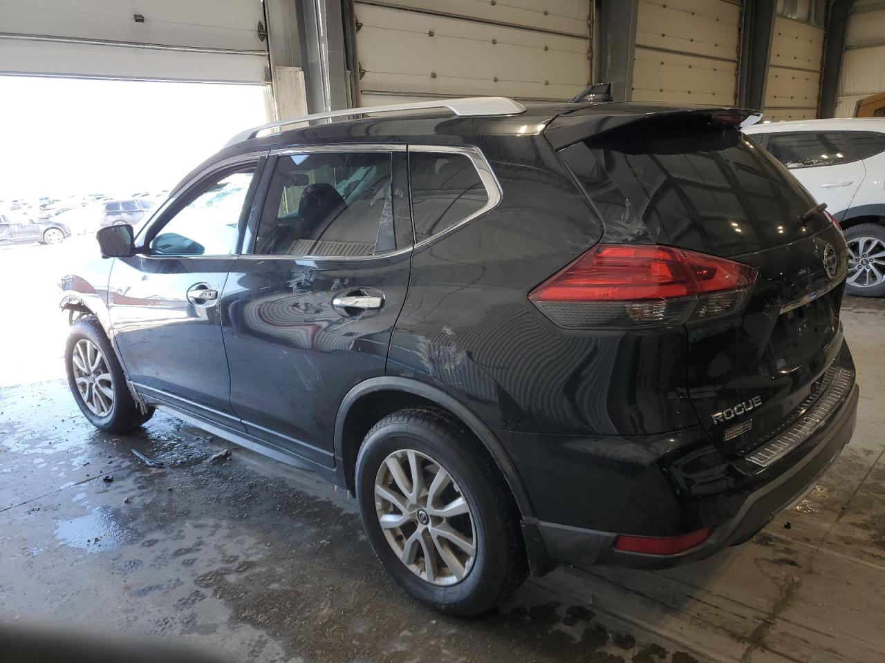 KNMAT2MV9HP580137 NISSAN ROGUE 2017