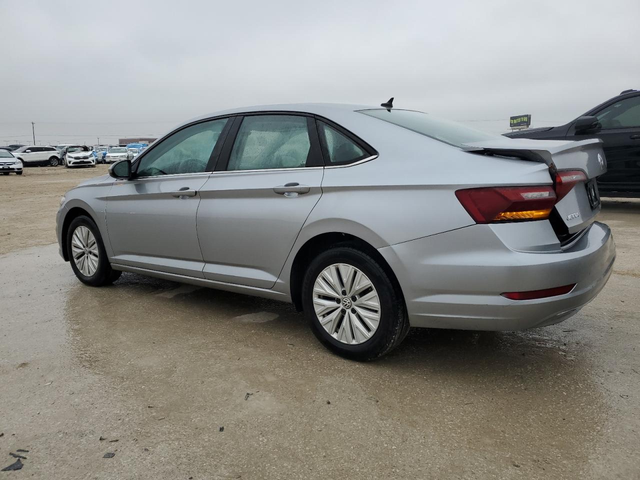 2019 Volkswagen Jetta - Image 2