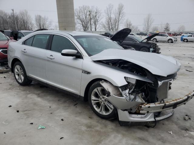  FORD TAURUS 2018 Srebrny