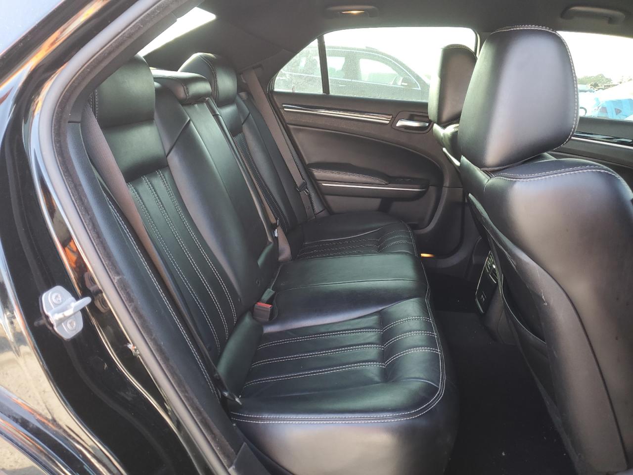 2C3CCAGG7KH610672 CHRYSLER 300 2019