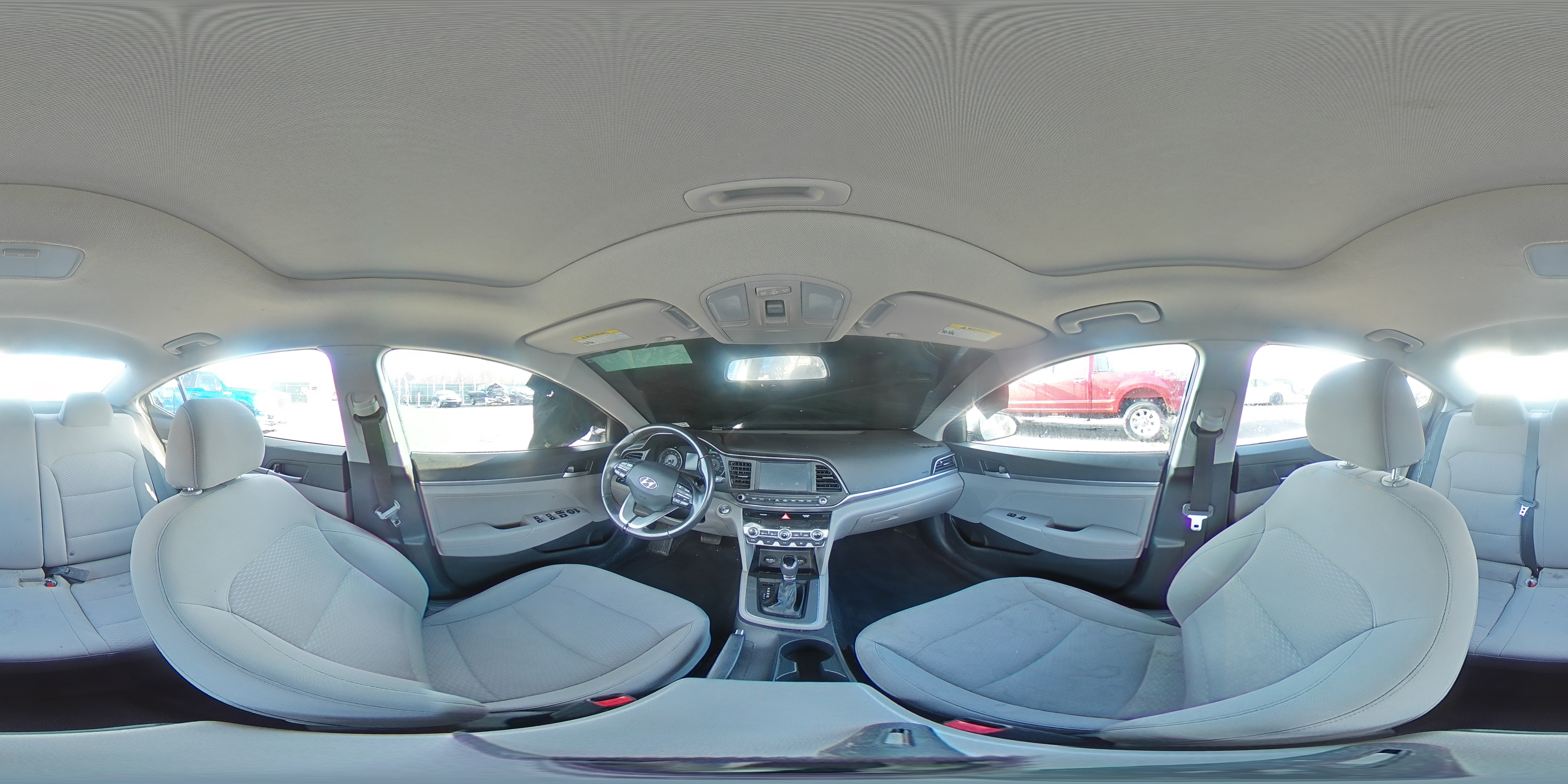 2020 Hyundai Elantra - Image 13