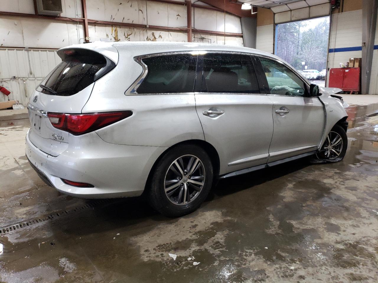 2019 Infiniti QX60 - Image 3