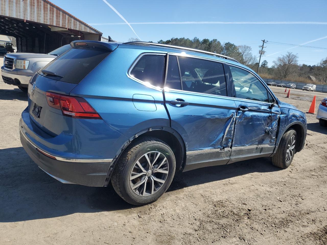 2020 Volkswagen Tiguan - Image 3