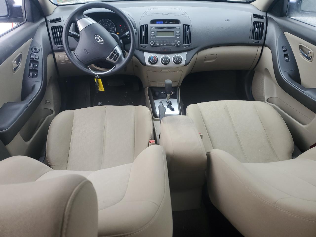 2010 Hyundai Elantra - Image 8