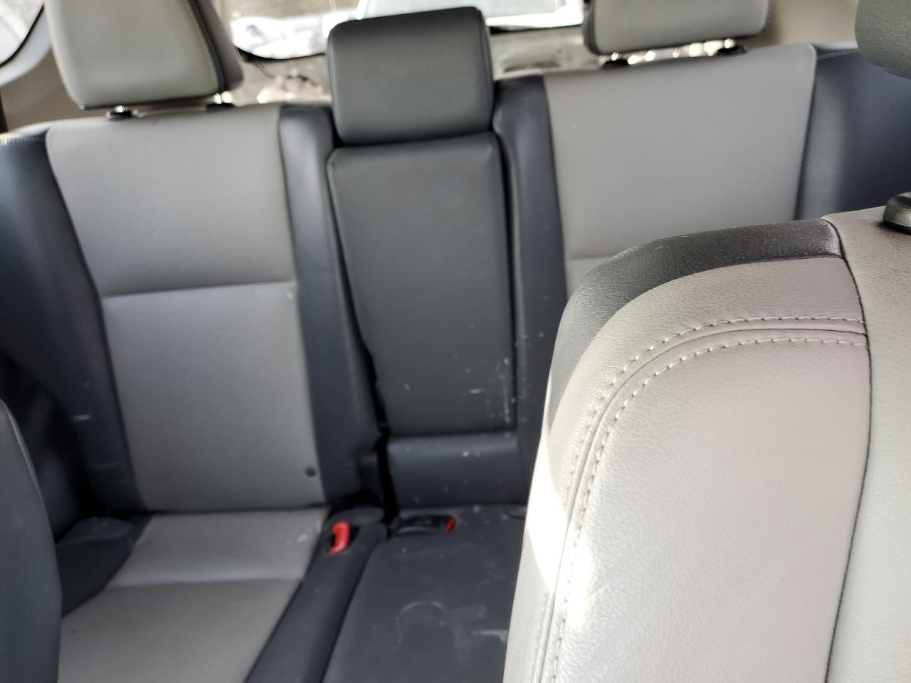 2014 Toyota RAV 4 - Image 10
