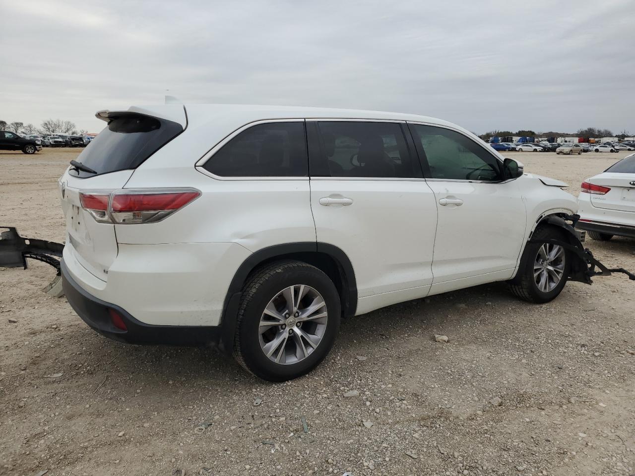 2015 Toyota Highlander - Image 3