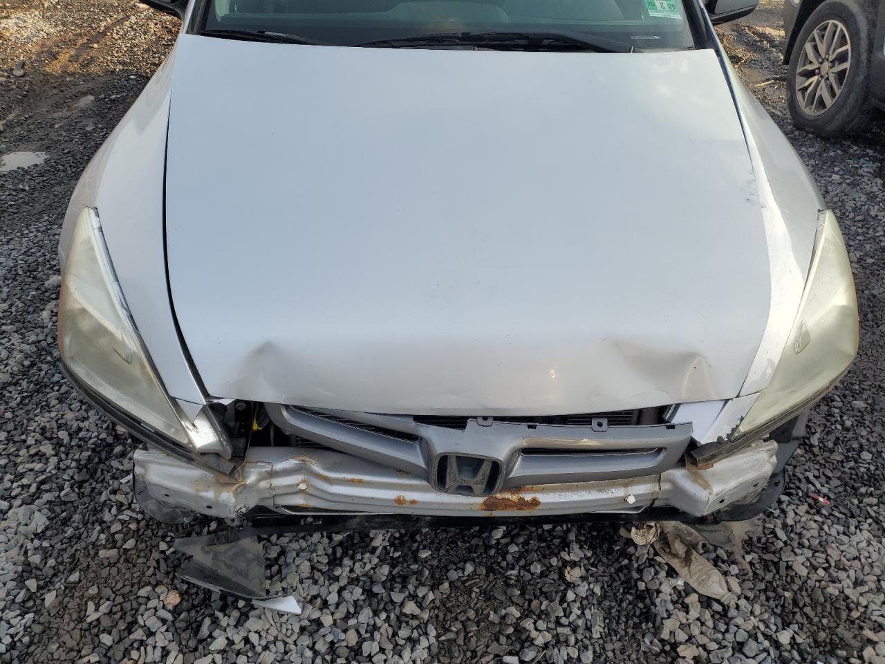 2005 Honda Accord - Image 11