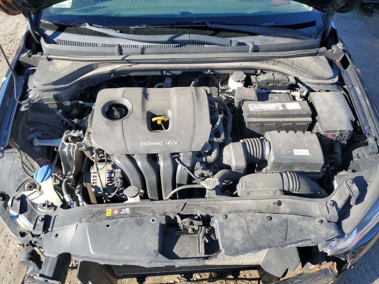 2018 Hyundai Elantra - Image 11
