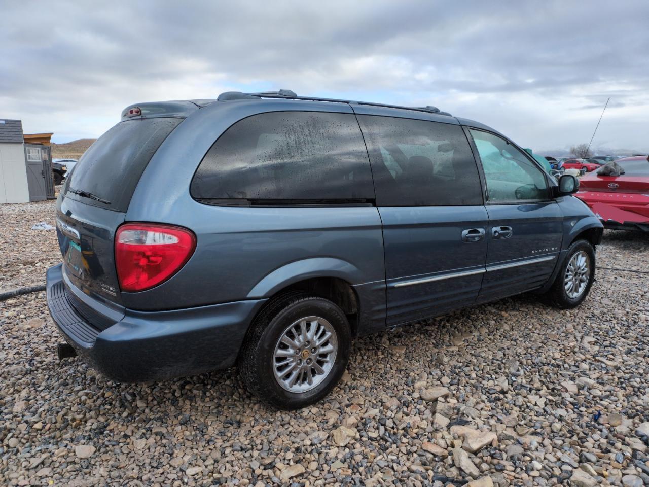 2001 Chrysler Town & Country - Image 3