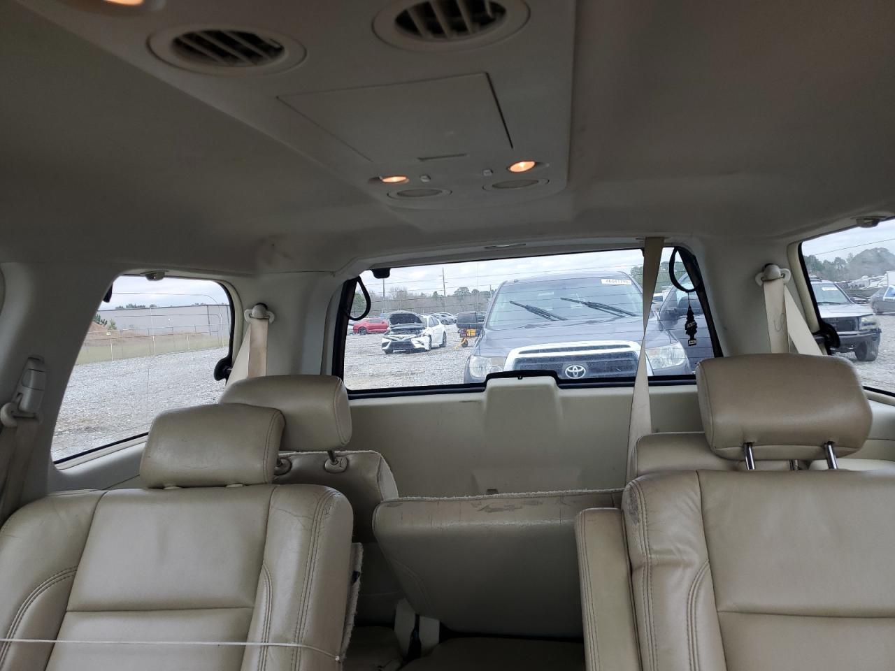 2010 Infiniti QX56 - Image 10