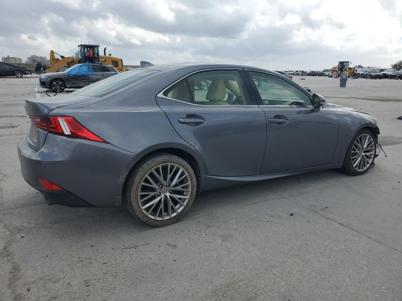 2016 Lexus IS - Image 3