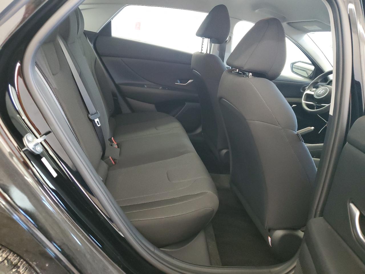 2023 Hyundai Elantra - Image 10