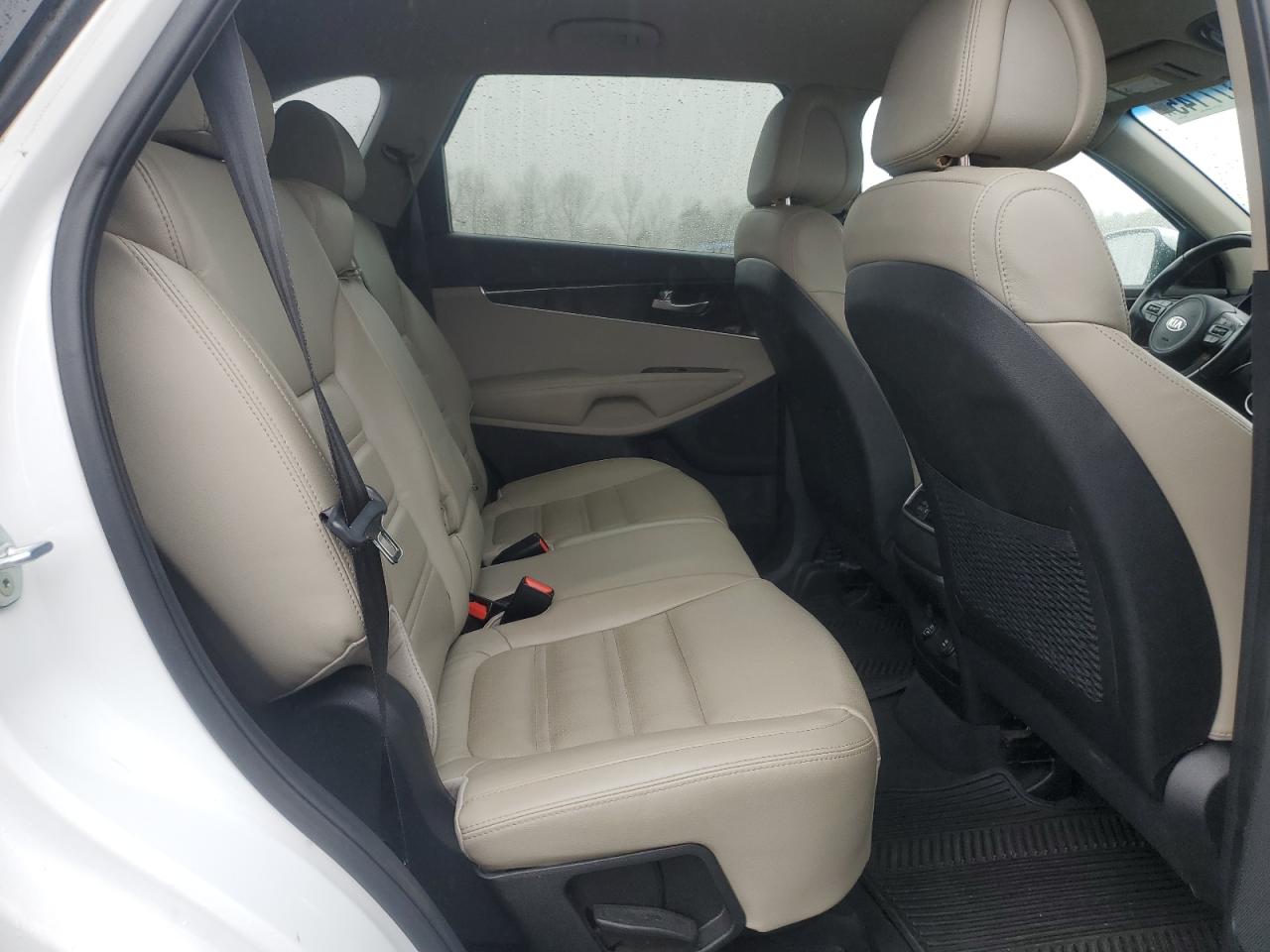 2016 Kia Sorento - Image 11