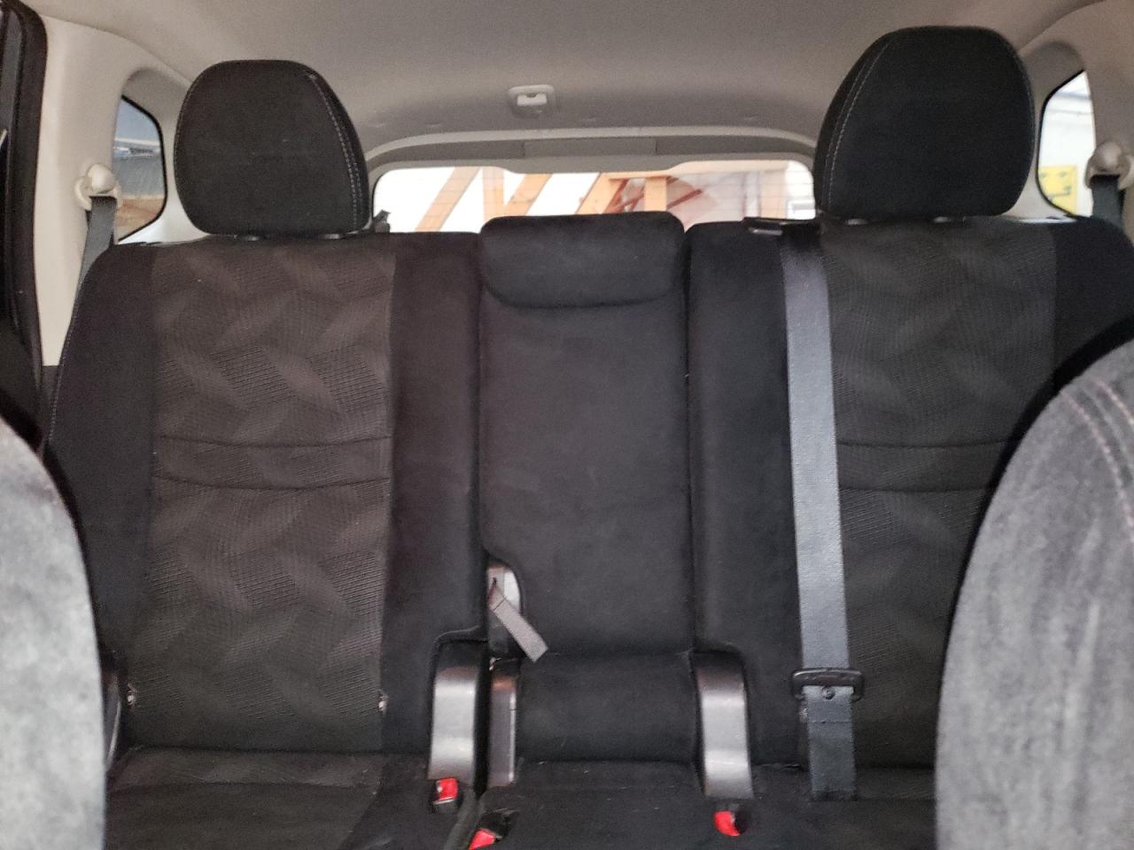 2016 Nissan Rogue - Image 10