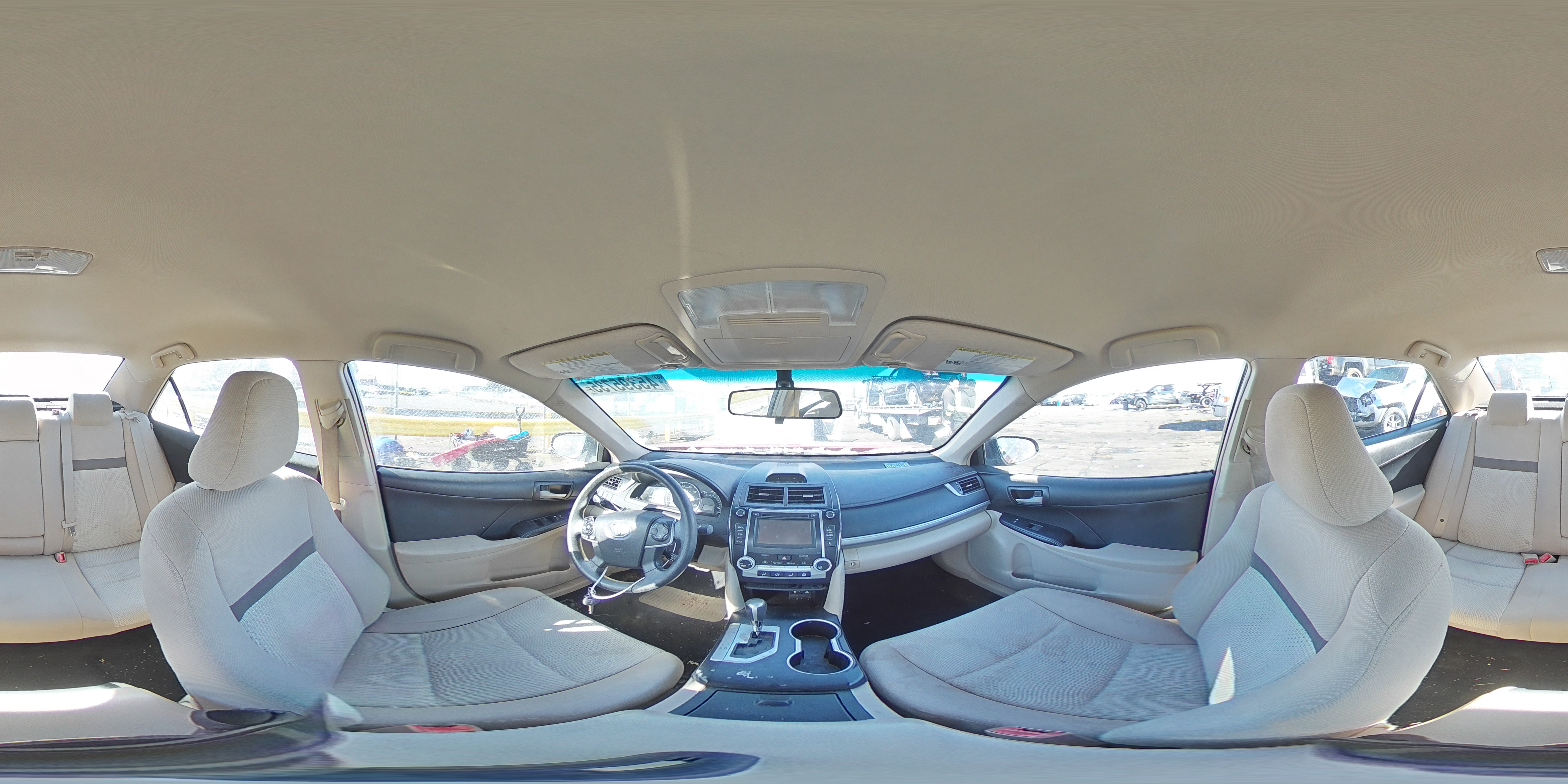 2014 Toyota Camry - Image 13